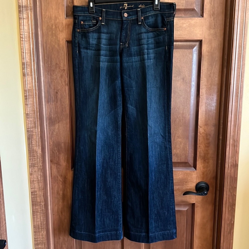 7 For All Mankind Dojo Jean - Size 29 - Hardly Worn in Like New Condition!